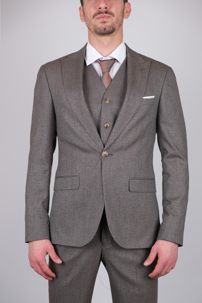 Slim Fit Erkek Armürlü Yelekli Sivri Yaka Takım Elbise