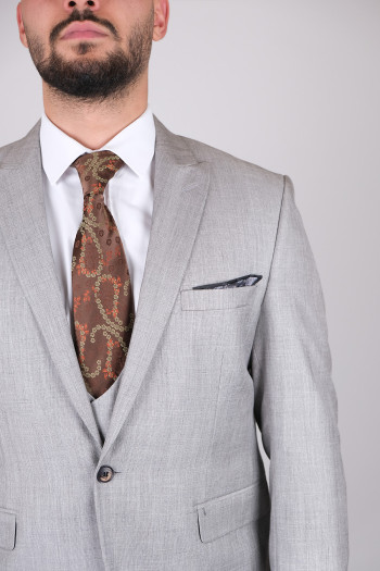 Slim Fit Erkek Dokulu Kombinli Yelekli Sivri Yaka Takım Elbise