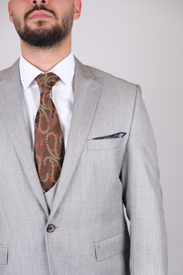 Slim Fit Erkek Dokulu Kombinli Yelekli Sivri Yaka Takım Elbise