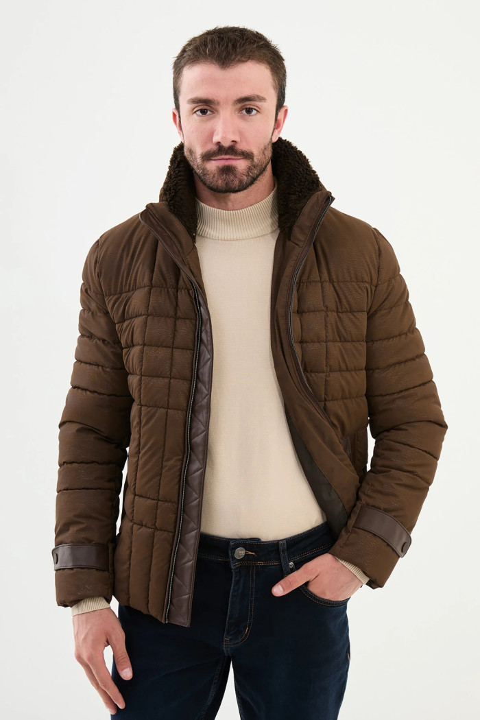 Slim Fit Erkek Fermuarlı Cepli Kürk Boyunlu Yarı Parlak  Şişme Mont Kahverengi 
