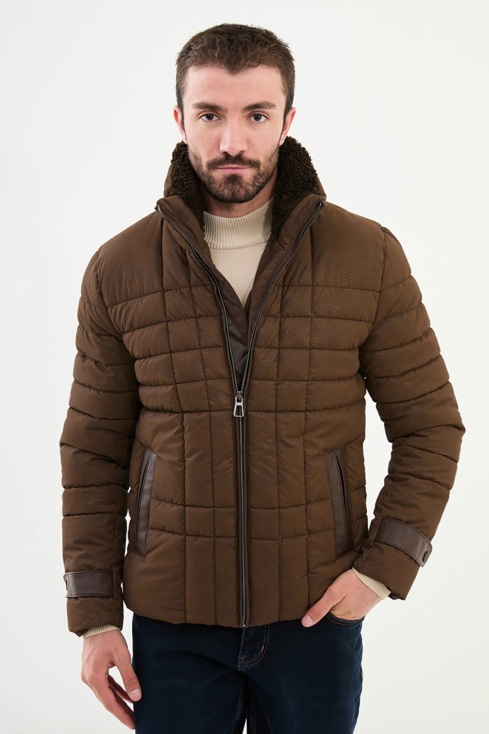 Slim Fit Erkek Fermuarlı Cepli Kürk Boyunlu Yarı Parlak  Şişme Mont Kahverengi 