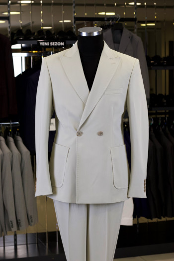 Relaxed Fit Erkek Kırlangıç Yaka Çift Düğme Takım Elbise Ekru