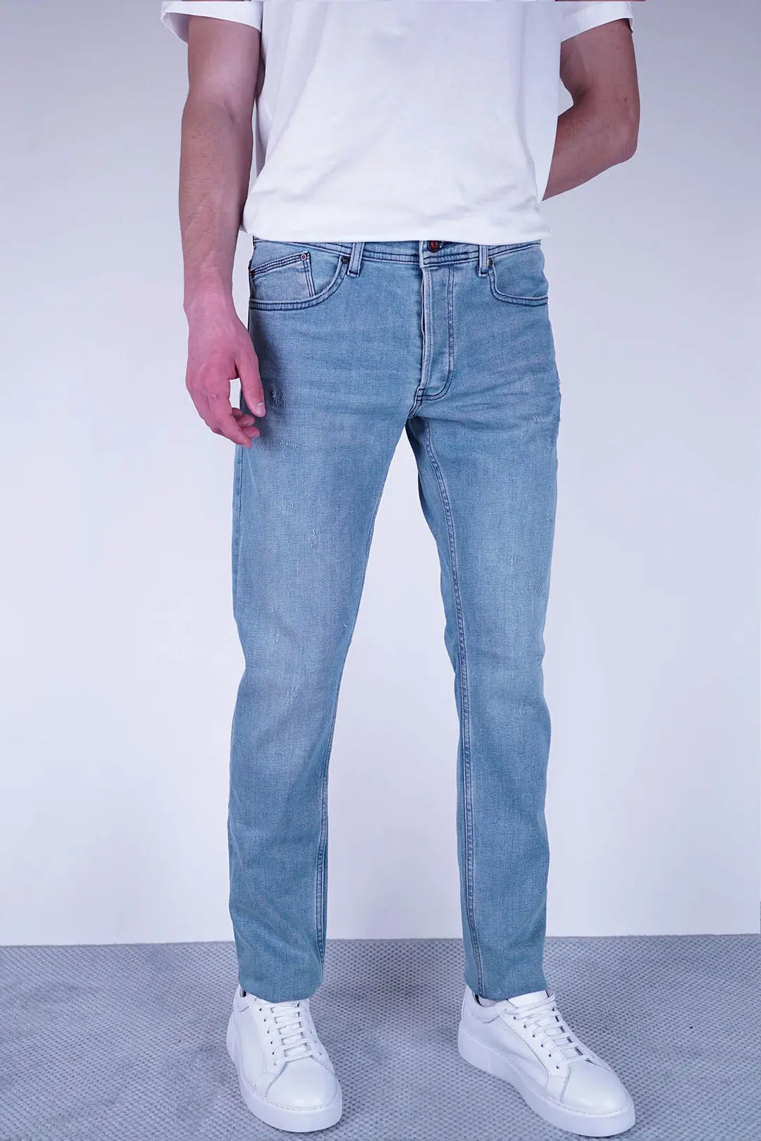 Slim Fit Erkek Taşlamalı Daralan Paça Kot Pantolon