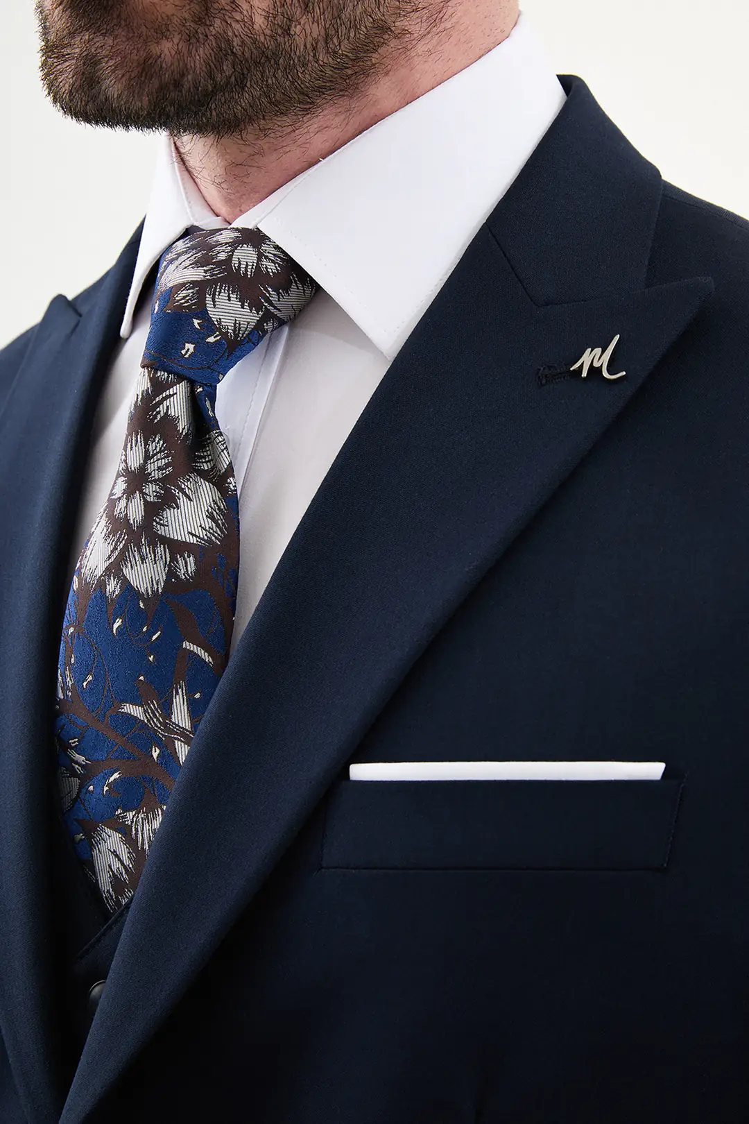 Slim Fit Erkek Sivri Yaka Yelekli Çift Düğme Takım Elbise 3